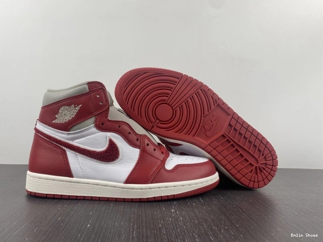 Bmlin Shoes 1 DJ4891-061 Newstalgia Chenille High OG Jordan (W) 0822
